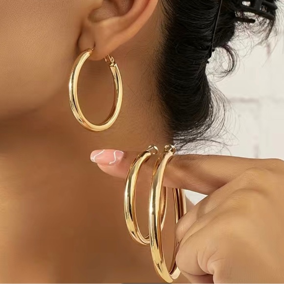 Fashion Jewelry Jewelry - 🆕❗️Golden Hoop Earrings Elegant Hip Hop Style Alloy Jewelry Exquisite Female